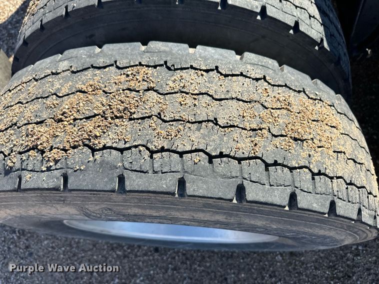 image for item ER8335 2016 Freightliner Cascadia 125 semi truck