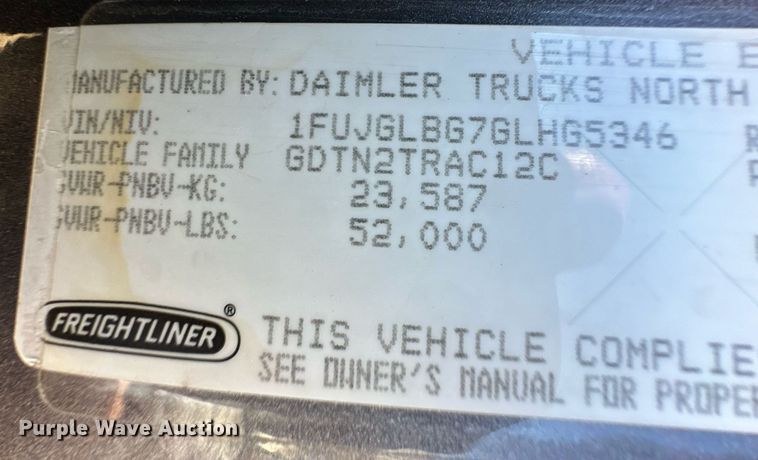image for item ER8335 2016 Freightliner Cascadia 125 semi truck