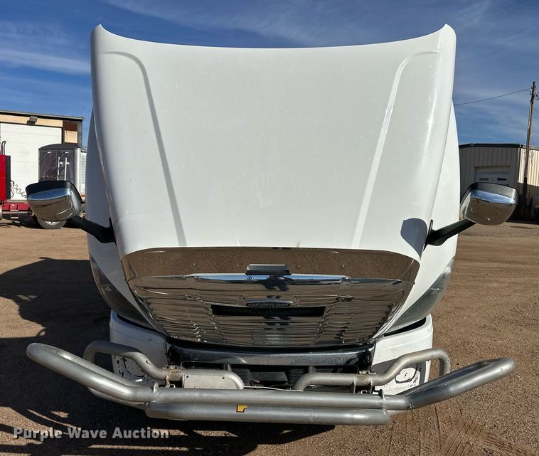 image for item ER8336 2015 Freightliner Cascadia 125 semi truck