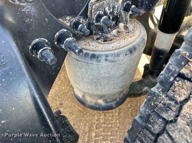 image for item ER8336 2015 Freightliner Cascadia 125 semi truck