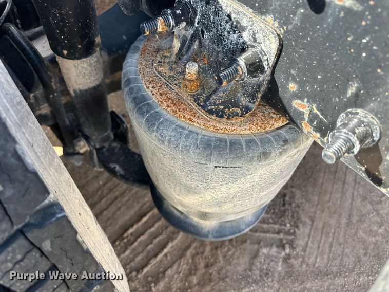 image for item ER8336 2015 Freightliner Cascadia 125 semi truck