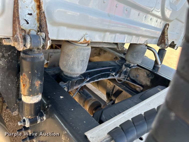 image for item ER8336 2015 Freightliner Cascadia 125 semi truck