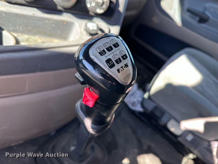 image for item ER8336 2015 Freightliner Cascadia 125 semi truck