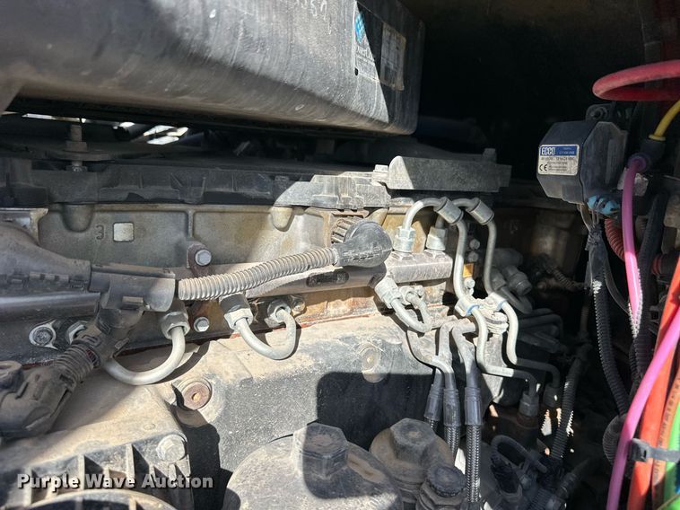 image for item ER8336 2015 Freightliner Cascadia 125 semi truck