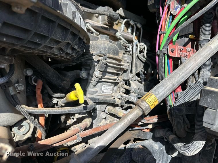 image for item ER8336 2015 Freightliner Cascadia 125 semi truck