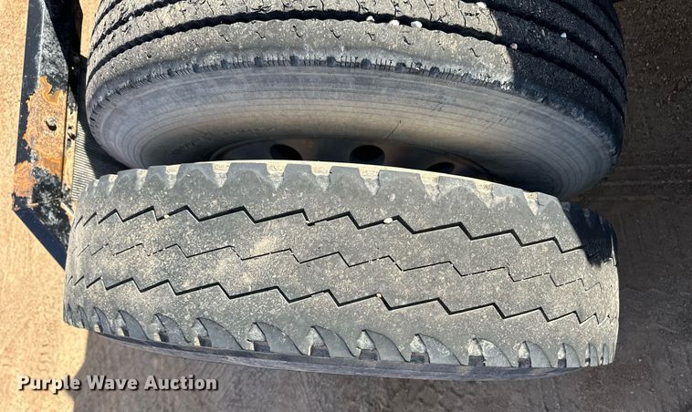 image for item ER8336 2015 Freightliner Cascadia 125 semi truck