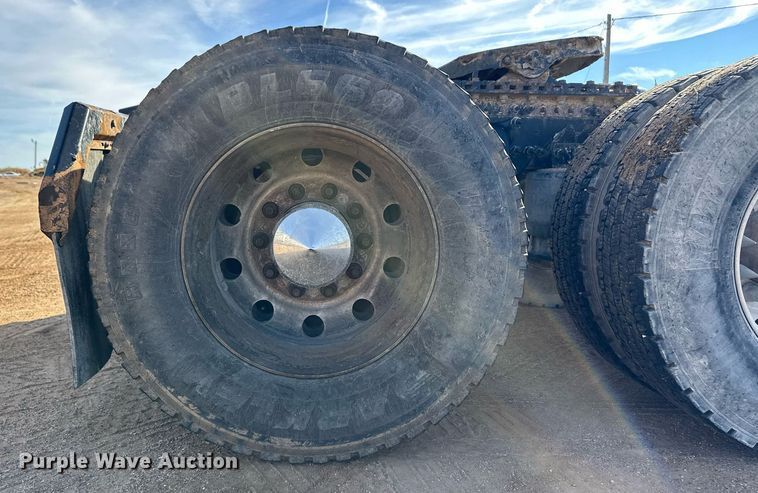 image for item ER8336 2015 Freightliner Cascadia 125 semi truck