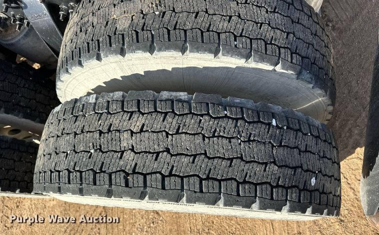 image for item ER8336 2015 Freightliner Cascadia 125 semi truck