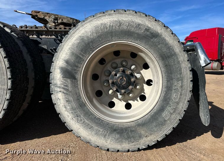 image for item ER8336 2015 Freightliner Cascadia 125 semi truck