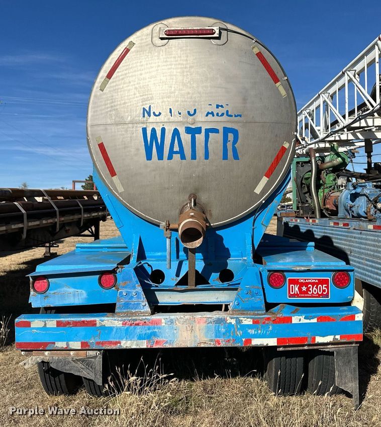 image for item ER8355 1968 Fruehauf tank trailer