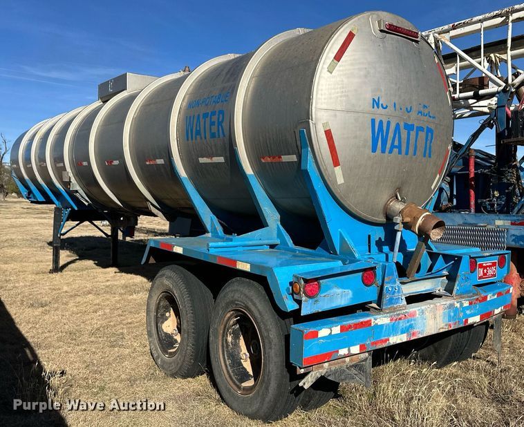 image for item ER8355 1968 Fruehauf tank trailer