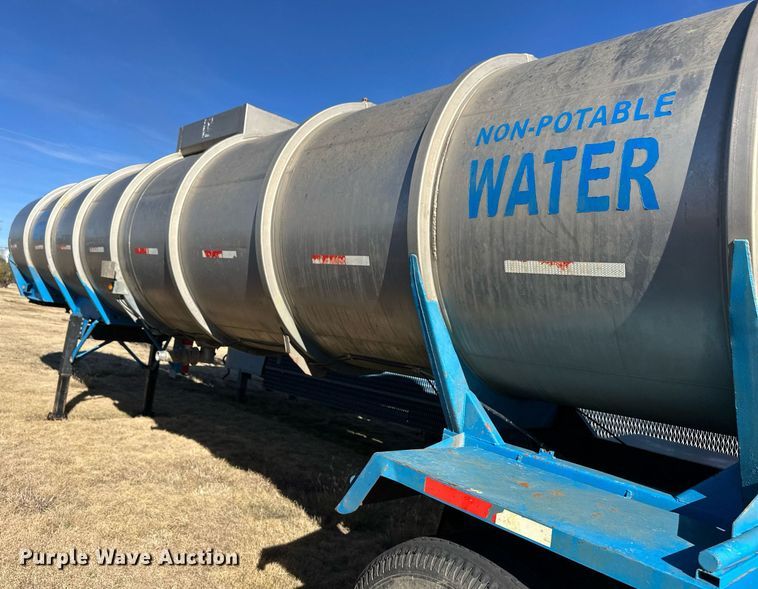 image for item ER8355 1968 Fruehauf tank trailer