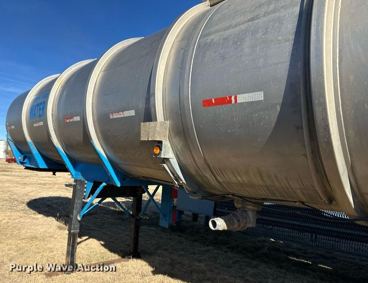 image for item ER8355 1968 Fruehauf tank trailer