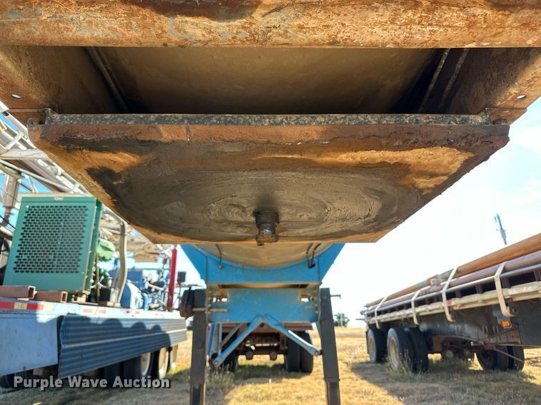 image for item ER8355 1968 Fruehauf tank trailer