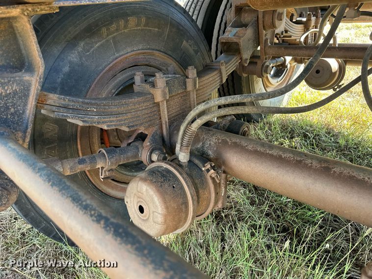 image for item ER8355 1968 Fruehauf tank trailer