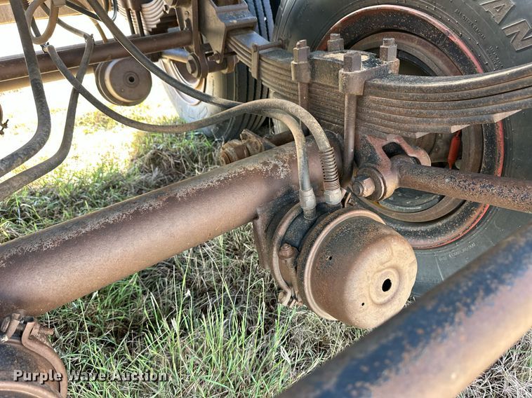 image for item ER8355 1968 Fruehauf tank trailer