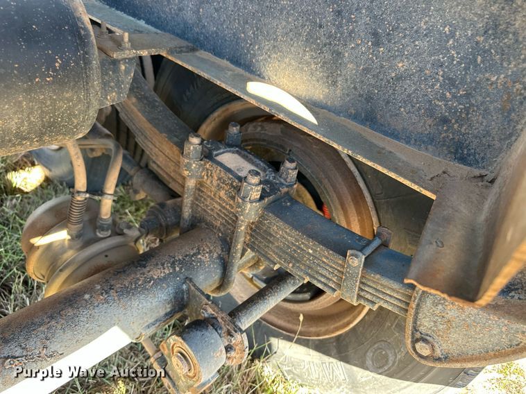 image for item ER8355 1968 Fruehauf tank trailer