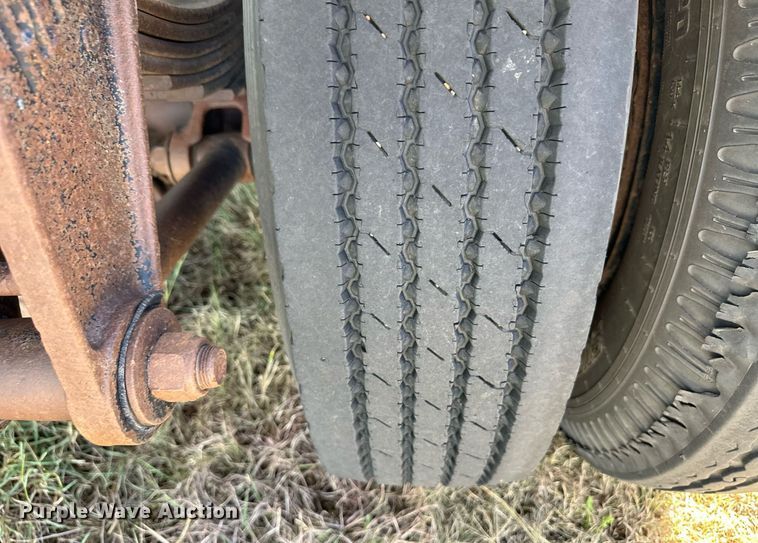 image for item ER8355 1968 Fruehauf tank trailer