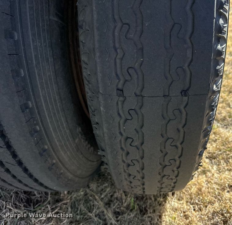 image for item ER8355 1968 Fruehauf tank trailer