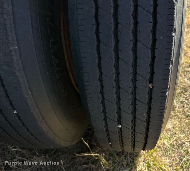 image for item ER8355 1968 Fruehauf tank trailer