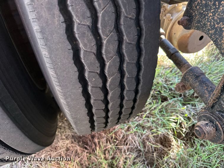 image for item ER8355 1968 Fruehauf tank trailer