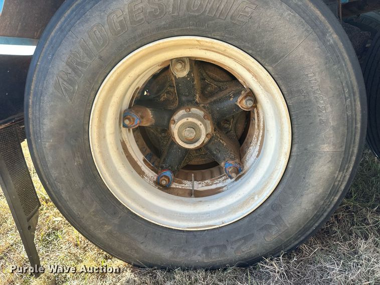 image for item ER8355 1968 Fruehauf tank trailer