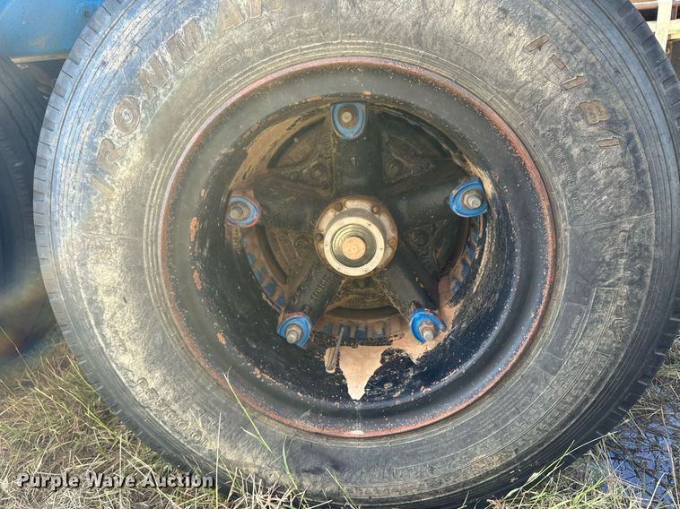 image for item ER8355 1968 Fruehauf tank trailer