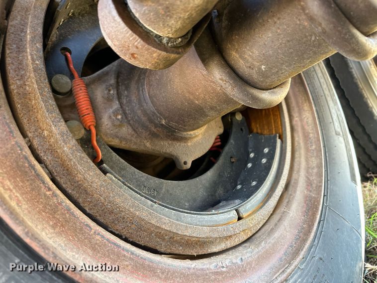 image for item ER8355 1968 Fruehauf tank trailer