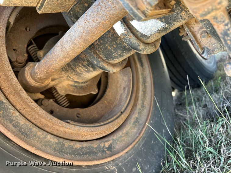 image for item ER8355 1968 Fruehauf tank trailer