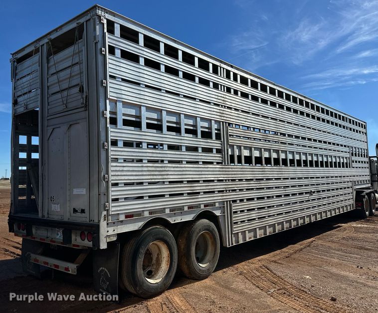 image for item ER8359 1997 Barrett livestock trailer