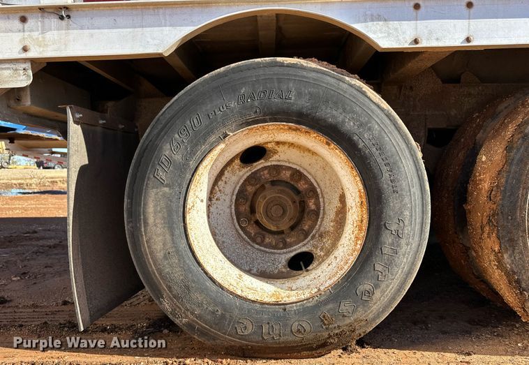 image for item ER8359 1997 Barrett livestock trailer
