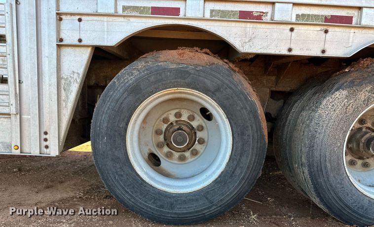 image for item ER8359 1997 Barrett livestock trailer