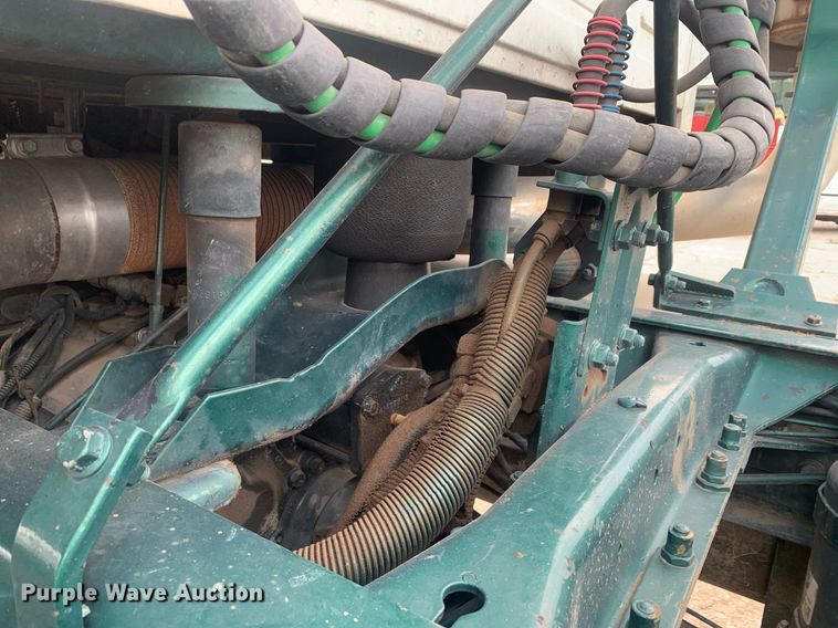 image for item JT9671 2004 Mack CH613 semi truck