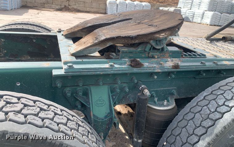 image for item JT9671 2004 Mack CH613 semi truck