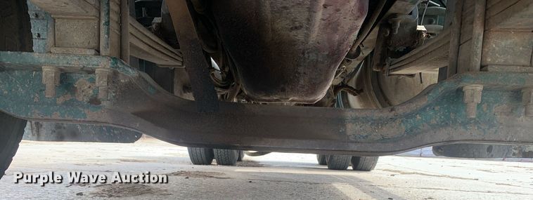 image for item JT9671 2004 Mack CH613 semi truck