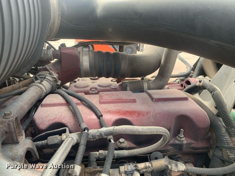 image for item JT9671 2004 Mack CH613 semi truck