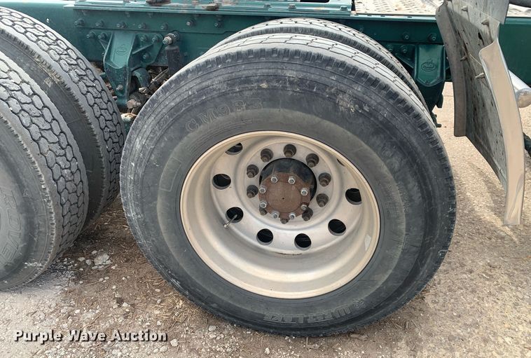 image for item JT9671 2004 Mack CH613 semi truck