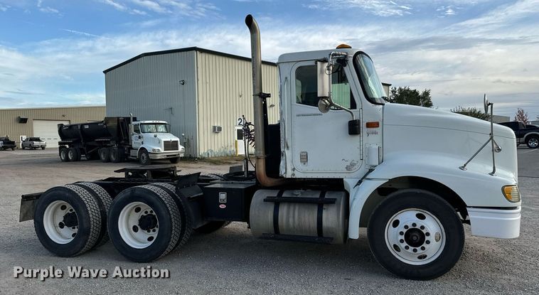 image for item MS9956 2003 International 9100i semi truck