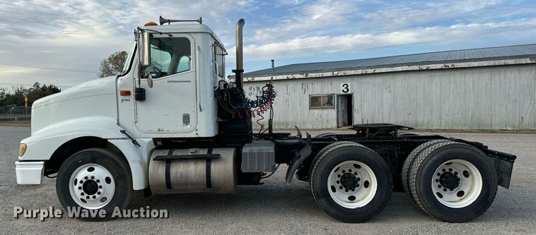 image for item MS9956 2003 International 9100i semi truck