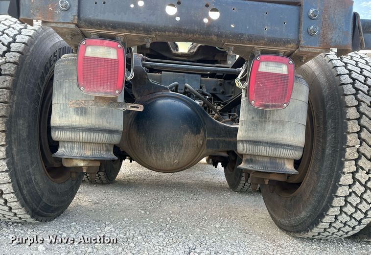 image for item MS9956 2003 International 9100i semi truck