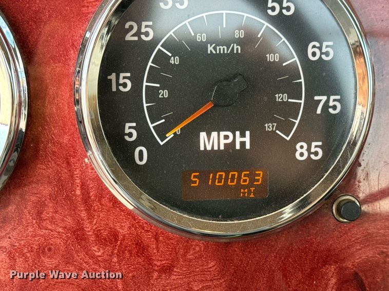 image for item MS9956 2003 International 9100i semi truck