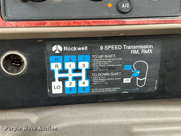 image for item MS9956 2003 International 9100i semi truck