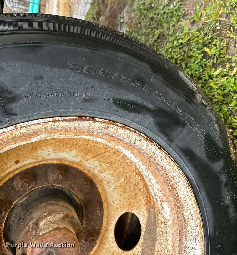 image for item MS9959 1998 Utility Trailer Mfg. FS2CHA flatbed trailer