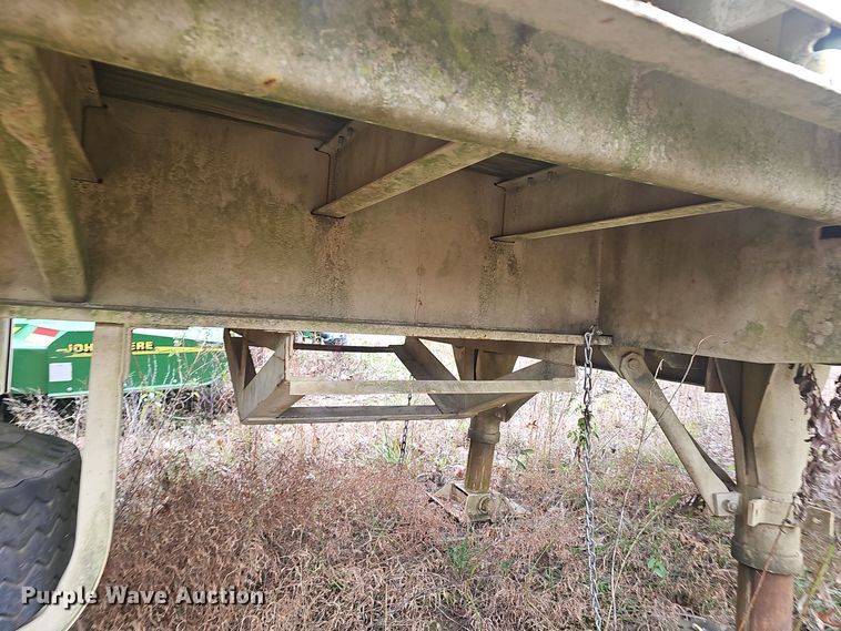 image for item OC9114 1979 Southwest Truck Body Co. M871 flatbed trailer