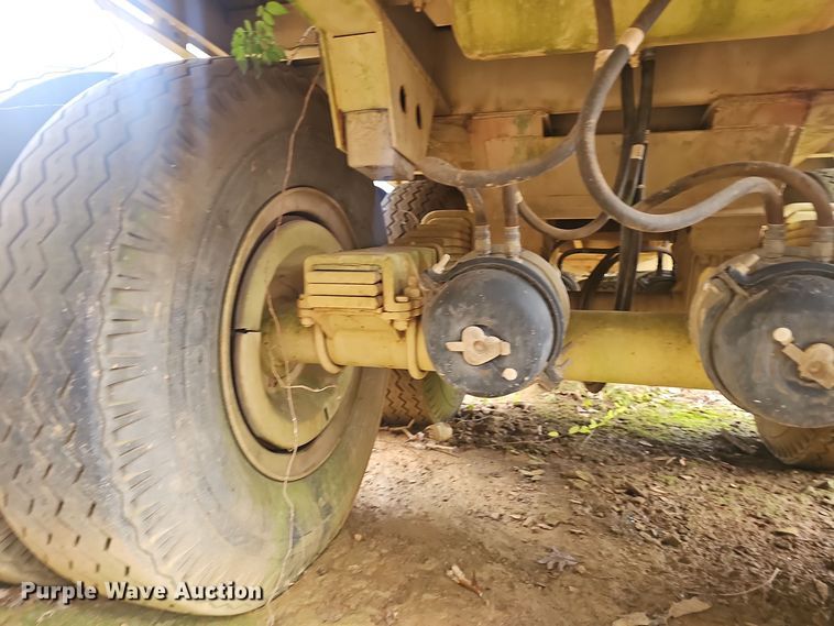 image for item OC9114 1979 Southwest Truck Body Co. M871 flatbed trailer