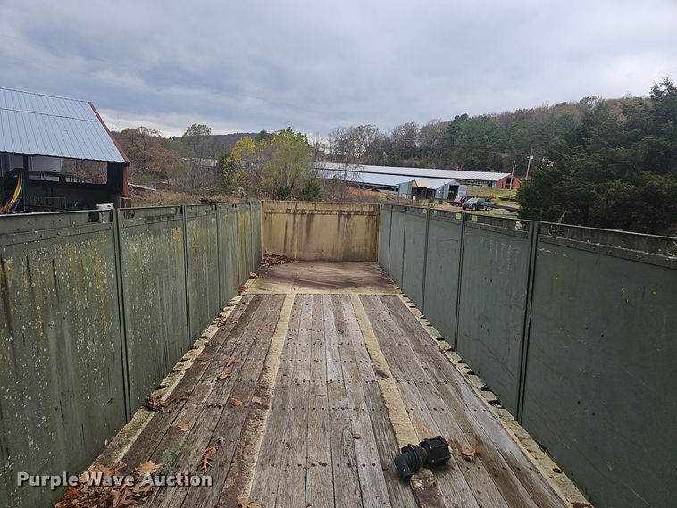 image for item OC9114 1979 Southwest Truck Body Co. M871 flatbed trailer