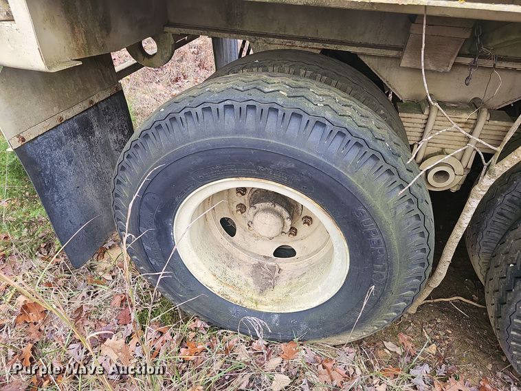 image for item OC9114 1979 Southwest Truck Body Co. M871 flatbed trailer