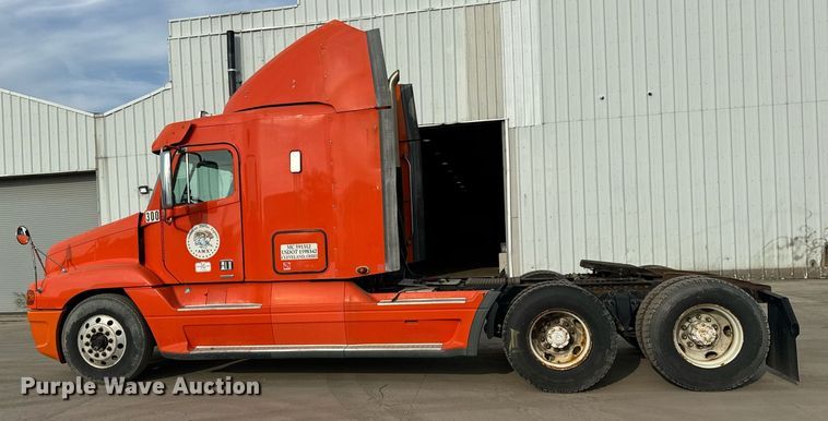 image for item OG9671 2009 Freightliner  Century Class semi truck