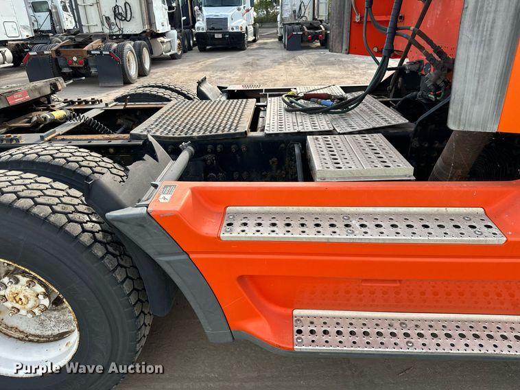 image for item OG9671 2009 Freightliner  Century Class semi truck