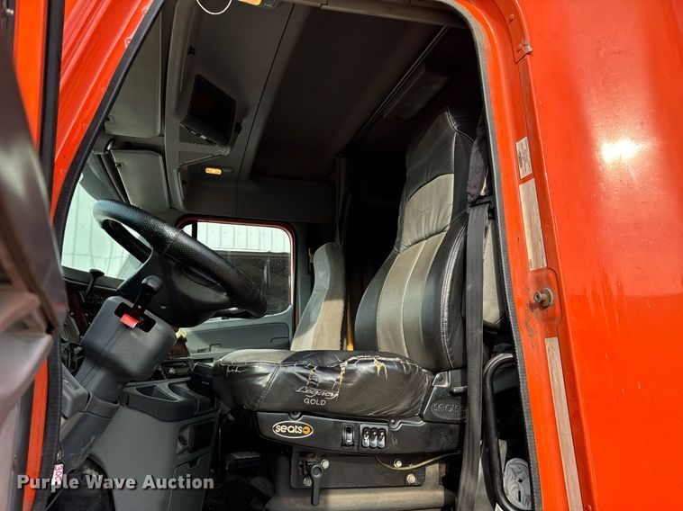 image for item OG9671 2009 Freightliner  Century Class semi truck